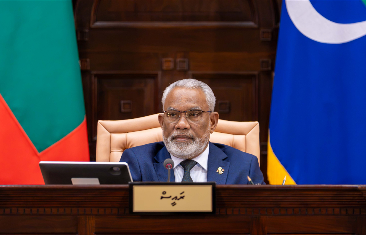 Botunnney, kulee membeunnney nugoveyne: Majlis Raees