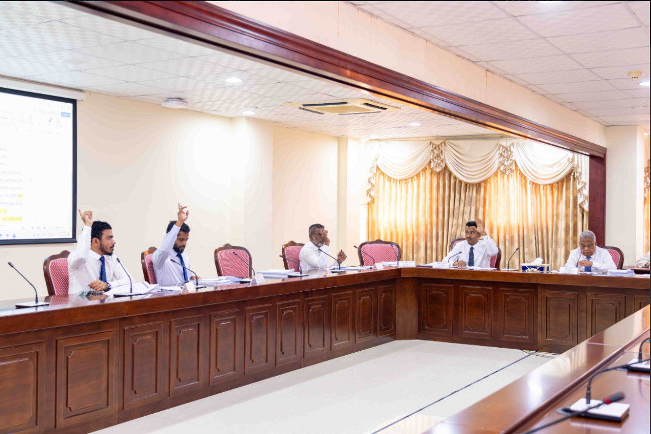 ACC haaziru kuri committee sirru