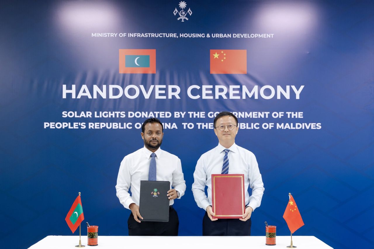 China in raajje ah 880 solar magubahthi hadhiyaakoffi 
