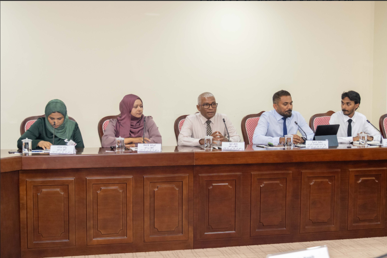 18 aharun dhashuge kudhinnaa gulhey 1800 ahvure gina massala 