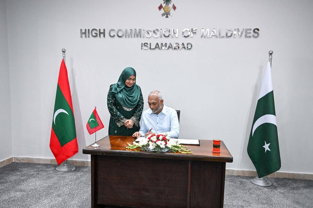 ފޮޓޯ: ޕާކިސްތާނުގައި ހުންނަ ރާއްޖޭގެ ހައިކޮމިޝަނަށް ރައީސް ޒިޔާރަތްކުރެއްވުން 
