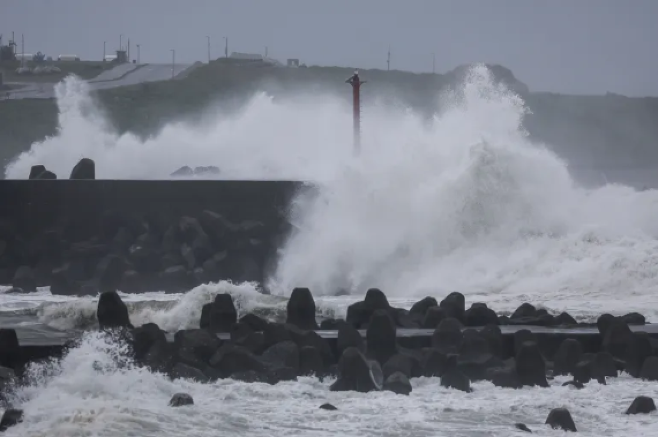 Typhoon Champi gai Taiwan un meehaku maruve 350 meehaku zahamvejje