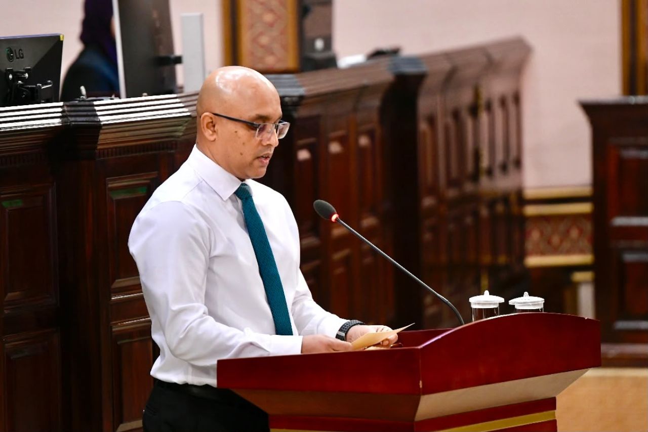 Anna aharu evves tax eh mahcheh nukuraane: Zareeru