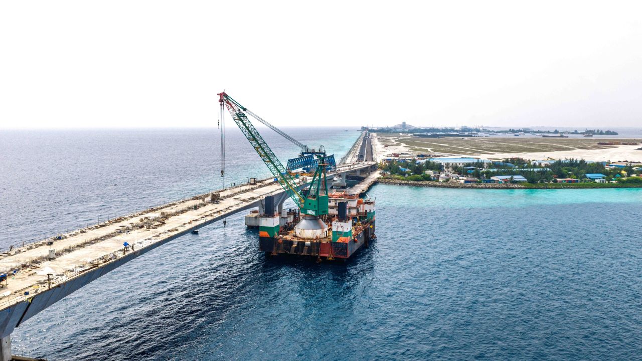 Thilamale' bridge: Villimale' aai Gulhifalhu ves gulhaalaifi 