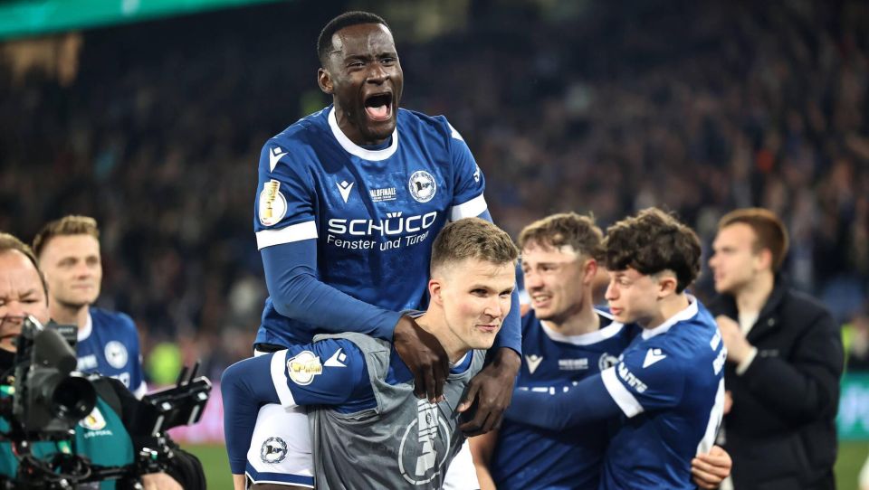 Leverkusen katuvaalai, 3 vana division ge Bielefeld final ah 