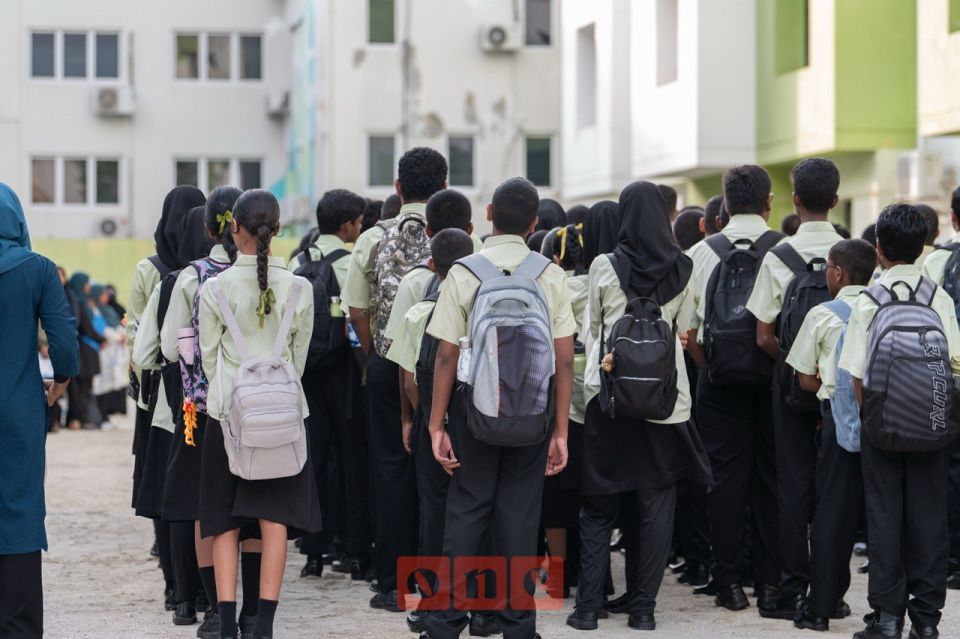 Grade 10 inn dhashuge kudhin school ah phone vehdhun manaakuranee 