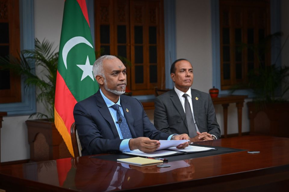 Moosumee gellunthakun araigathumah Raajje fadha gaumuthakah ehee avas kuranejehey: Raees