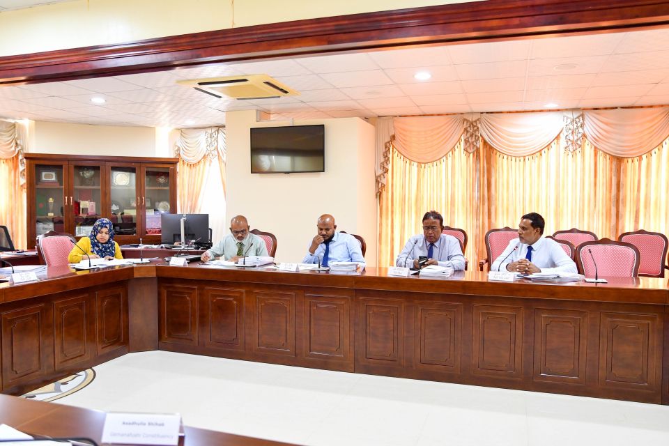 Ventilator hiyaanaaiy: Kunfuneege veriyaa hoadhan red notice nerenee  