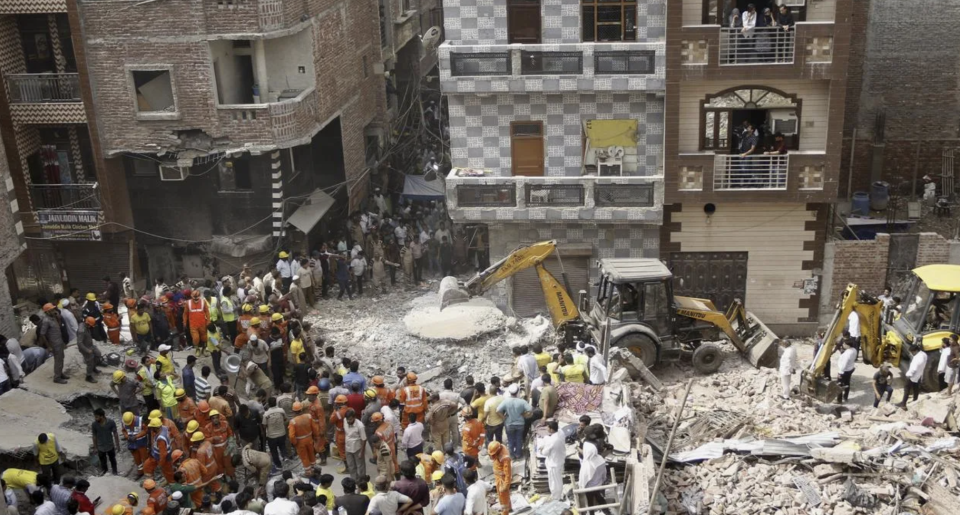 Delhi gai imaaraatheh vehtti 11 meehun maruvehjje