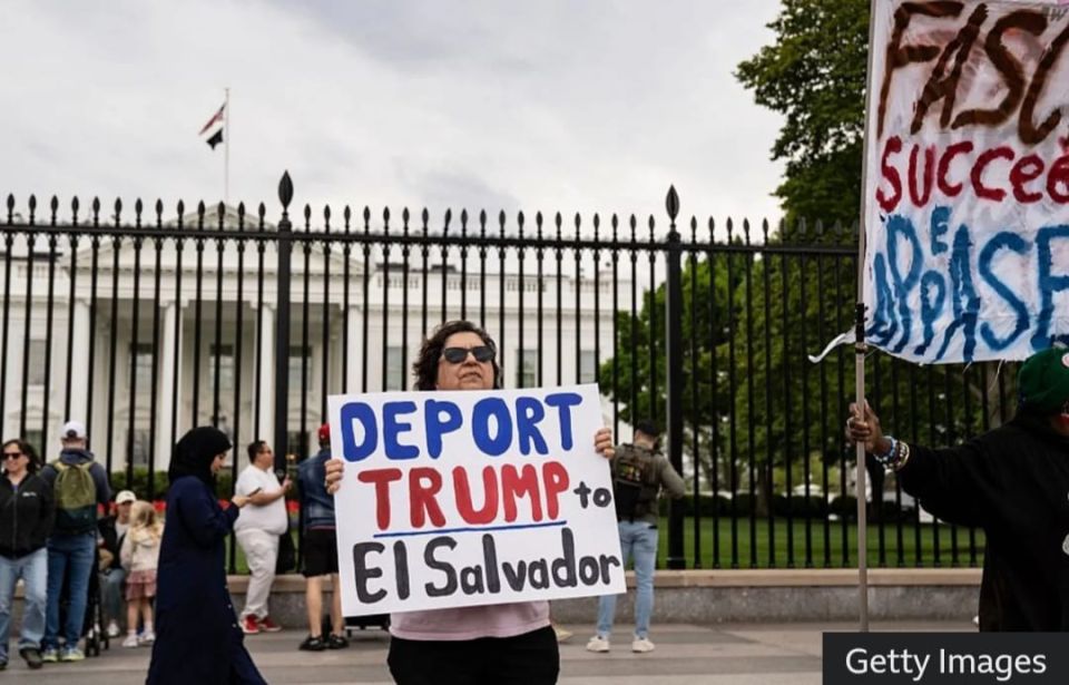 Raees Trump aa dhekolhah America ge rayyithun silsilaa muzaaharaa thakakah