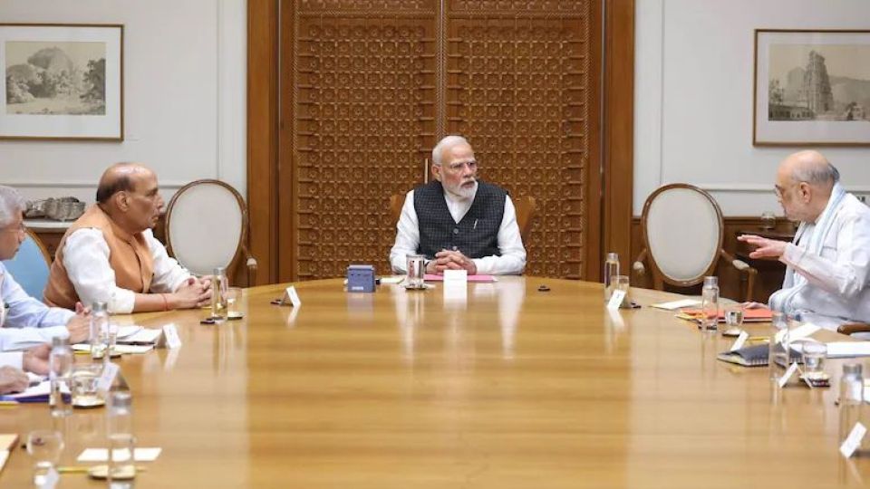 Kashmir gai dhevunu hamalainn mulhi dhekunu asia gai nurakkaluge ran'gabeelu jehenee