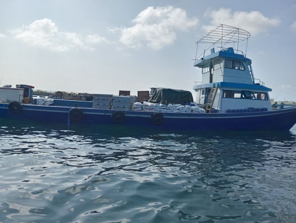 Gellunu supply dhoani fenijje, emmenge haalu rangalhu 