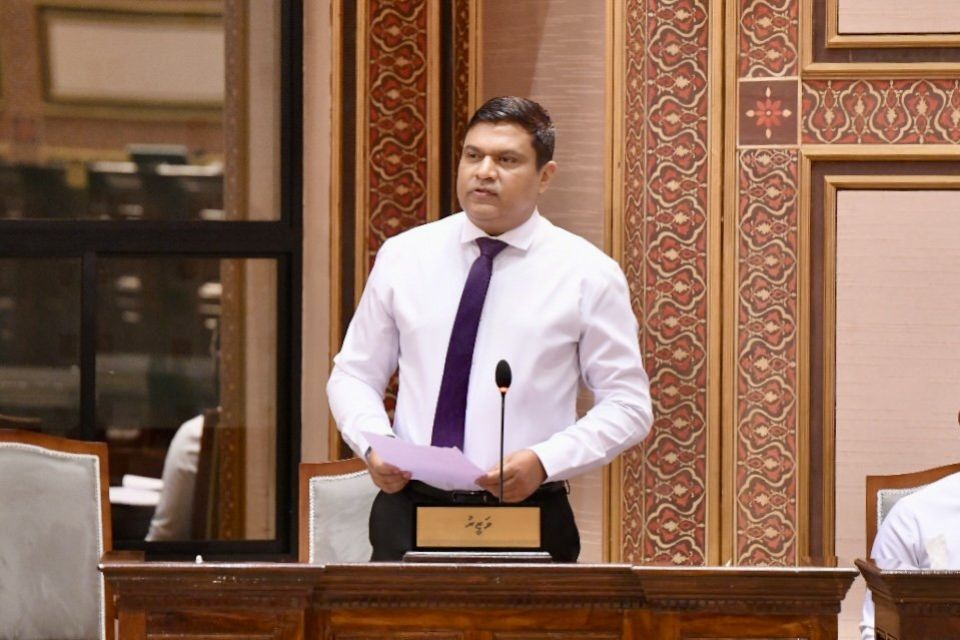 Taxi line gai himenenee eki thanthanah eki size ge taxi: Ameen