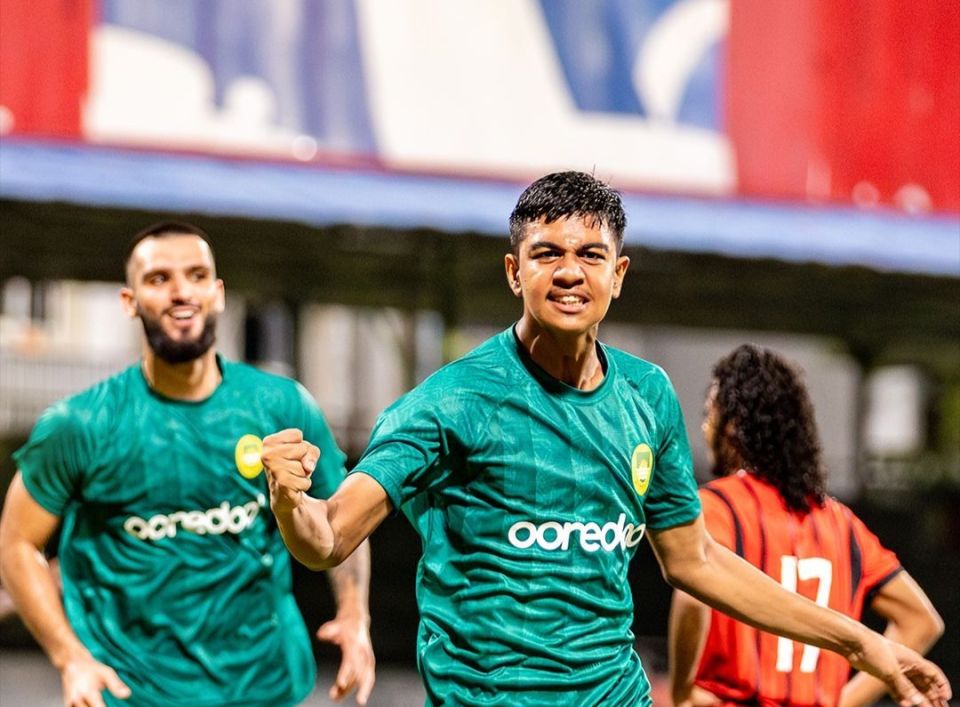 16 Aharuge Ilaan ah ran bootu, e'ee goal machine eh fadha striker eh