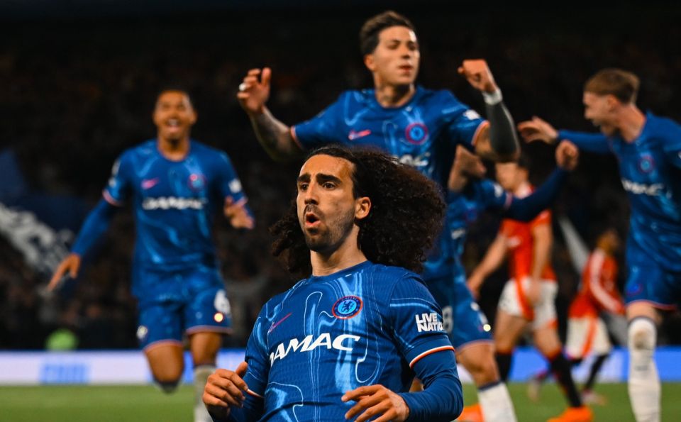 United balikoh Chelsea 4 akah, Villa ahves muhimmu molheh 