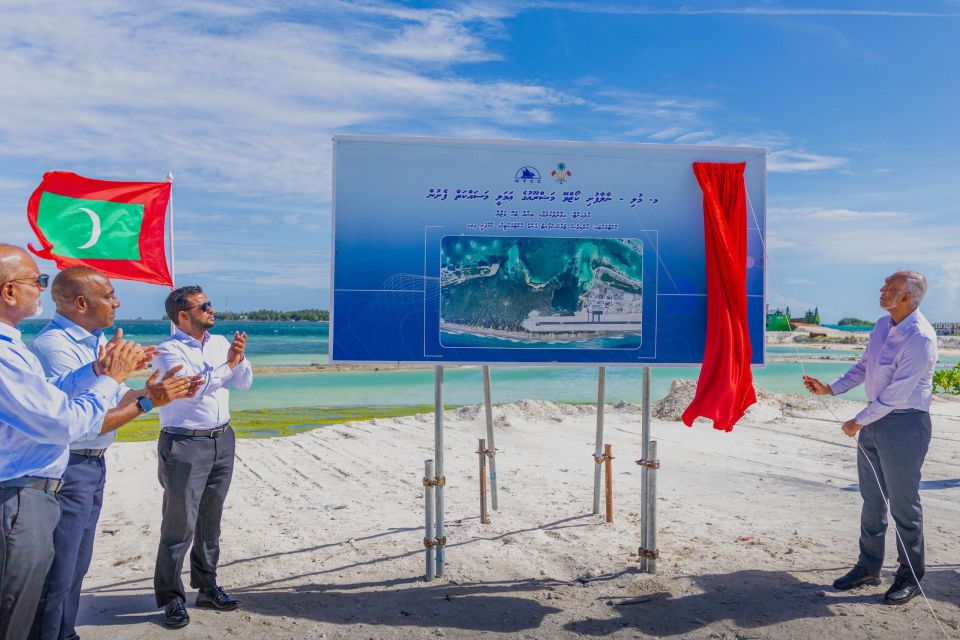 Muyaai Nalaafushi gulhaalaa causeway ge amalee massakai fashaifi