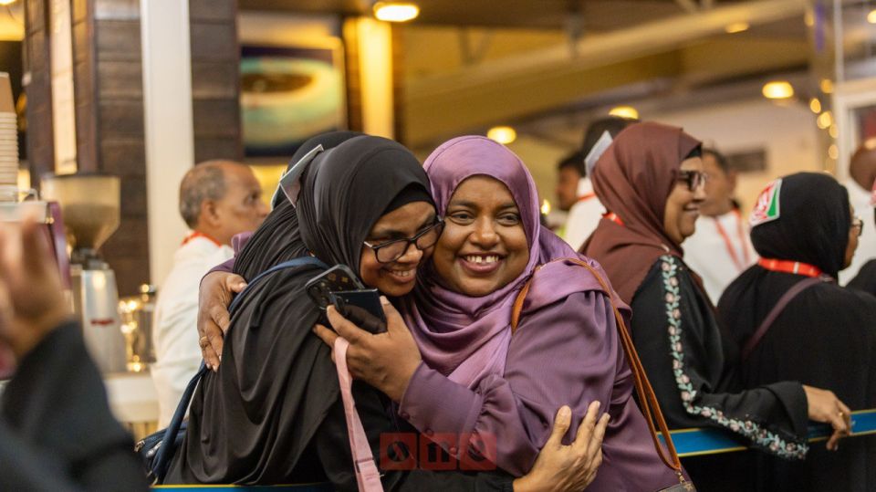 Dhivehi hajjuverin enburi ahnan fashaanee 13 vana dhuvahu