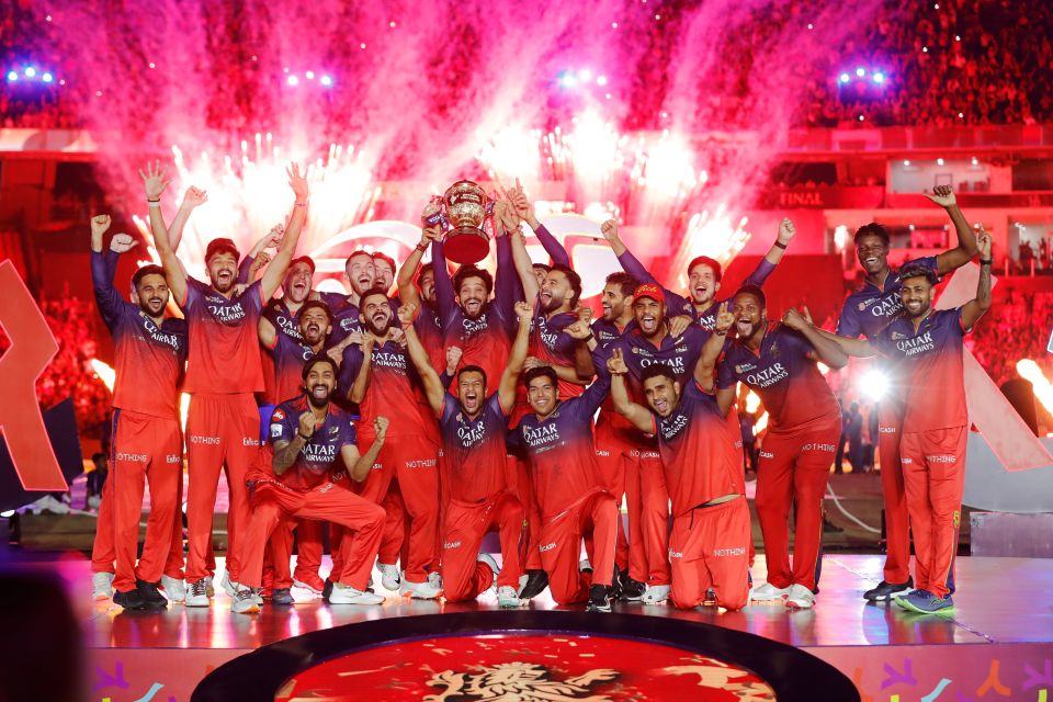 18 aharuge inthizaaru nimumakah, Bengaluru ah champion kan 
