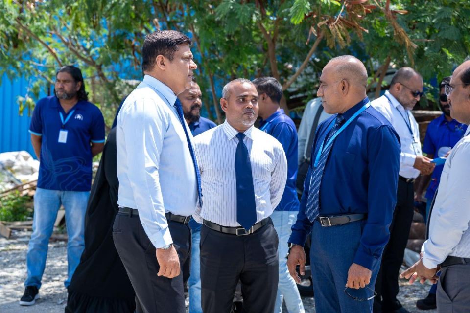 Taxi line ge vehichle thakah hassa bimei, august mahu hidhumai fashanee