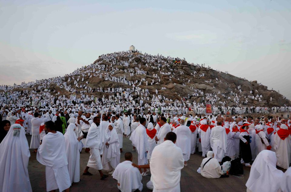 Hajj dhuvas: 1.4 Million ah vuren gina meehun Arafat Bimugai