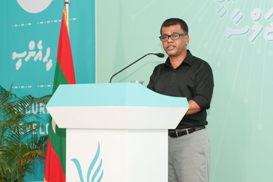 Abadhu thaareehu olhuvaeh nuleveyne, miee maa ufaaveri verikameh: Nazim 