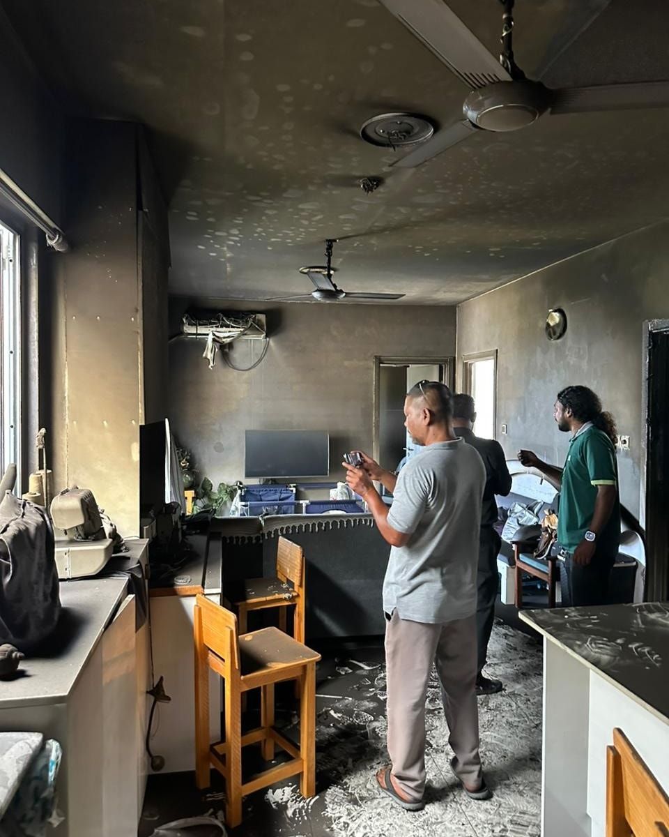 Roavi vinares flat: 4 meehakah vaguthee boahiyaavahikan hamajassaifi 