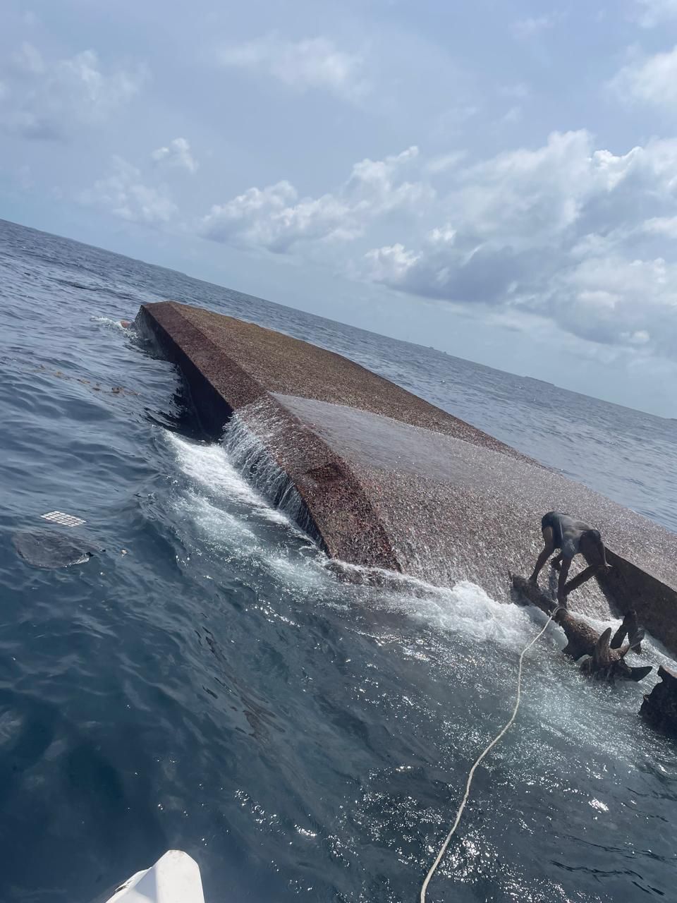 Landing craft bandun jahaalun: bidheysee meehaa adhives nufeney
