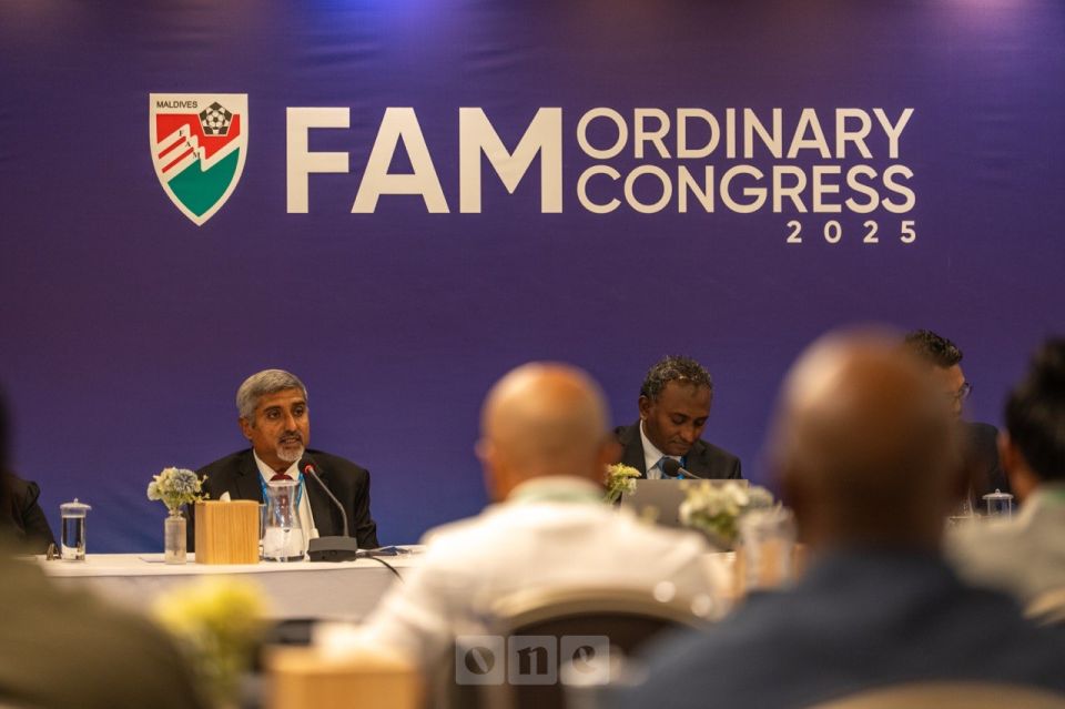 Football School bin gellumugai ethah vakkameh, Alun bin hoadhan edhijje 