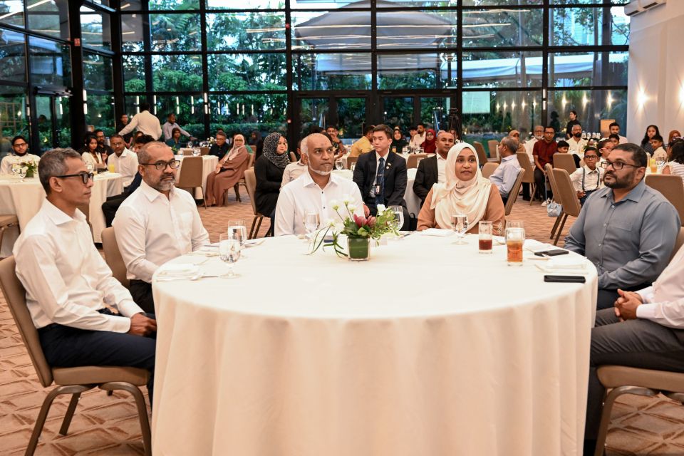 Singapore gai dhiriulhey dhivehinnaa Raees bahdhalu kuravvaifi 