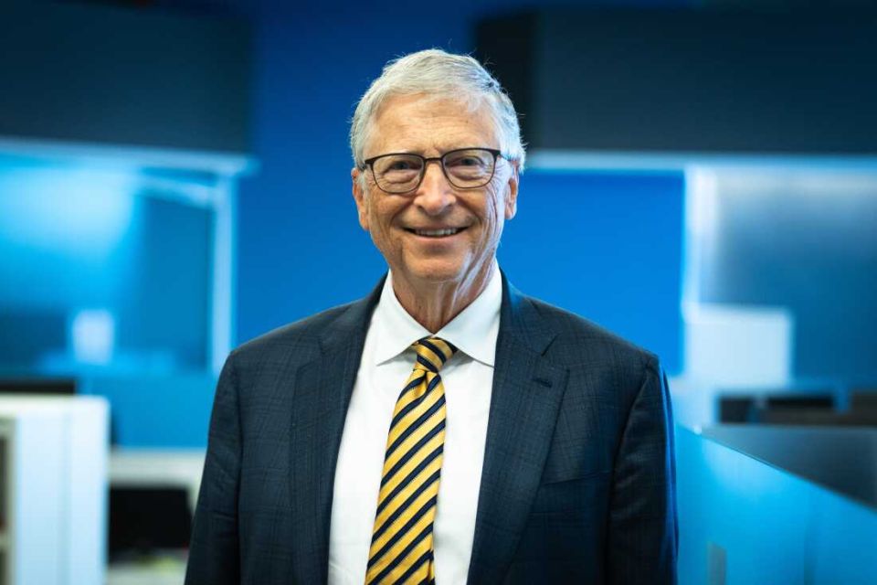 Bill Gates dhuniyeyge enme muhsandhi 10 billionarunge listun beyru vehjje