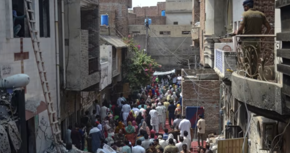 Pakistan gai scam center eh raid koh 149 meehun hayyarukohffi