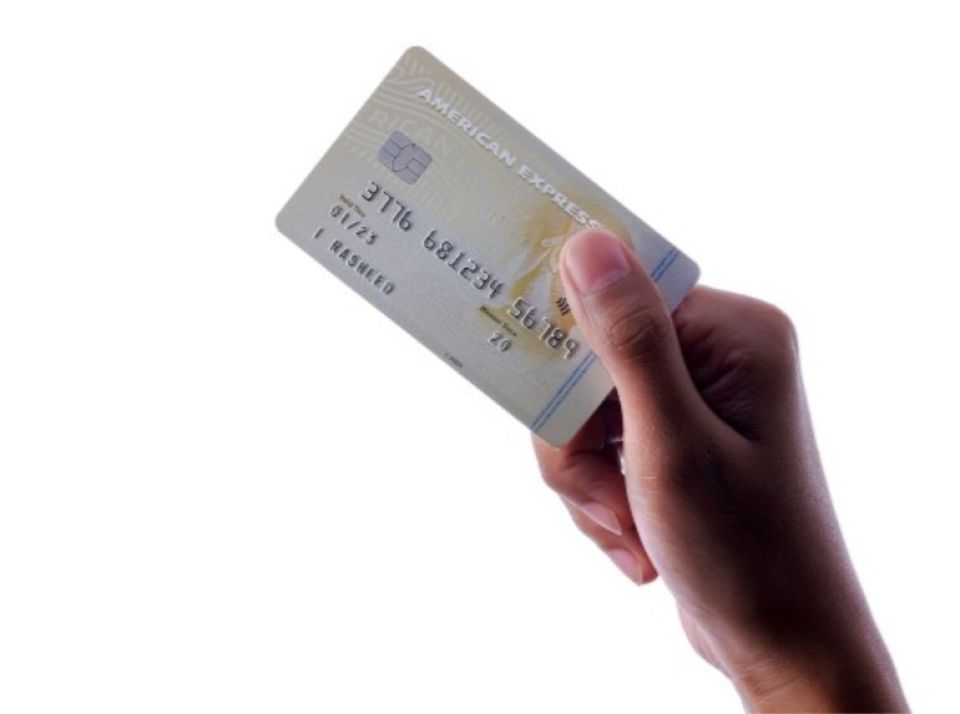 Amex platinum card in viyafaarikohgen ''formula 1'' balailumuge furusathu 