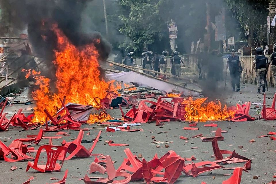 Hasina ge supporter in kuri muzaaharaagai 3 meehun maruvehjje