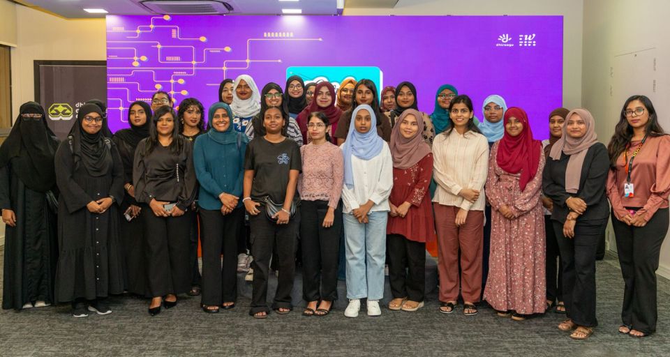 Girls to code Male' edition fashaifi 
