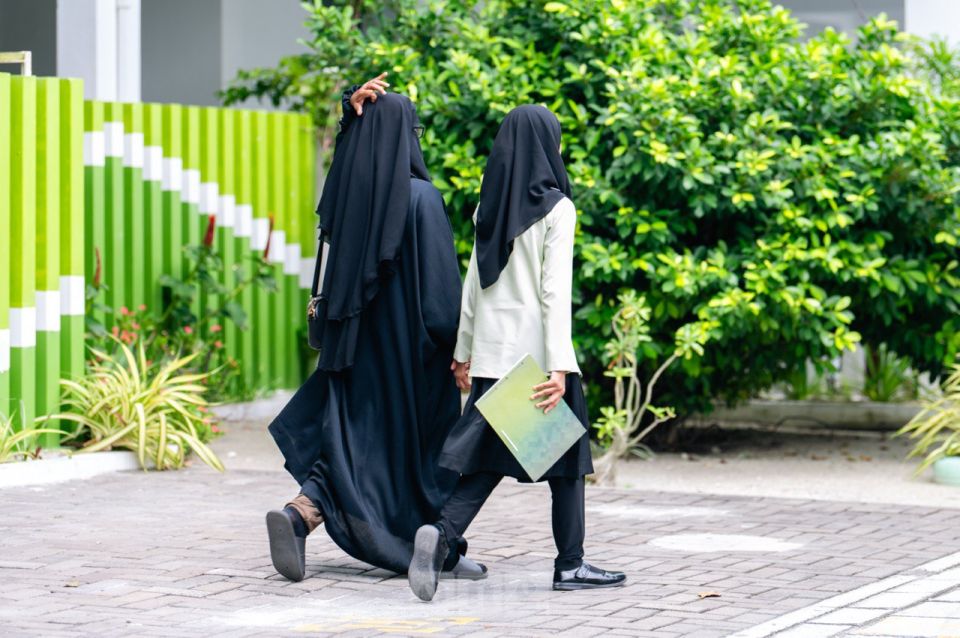 Grade 4 inn matheege anhen dharivarun haruvaalhulun laazimukuranee