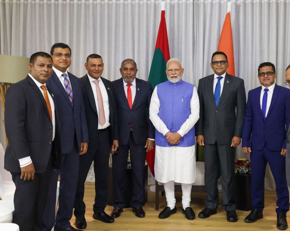 Baeh siyaasee party thakuge leader innaa Modi bahdhalu kuravvaifi