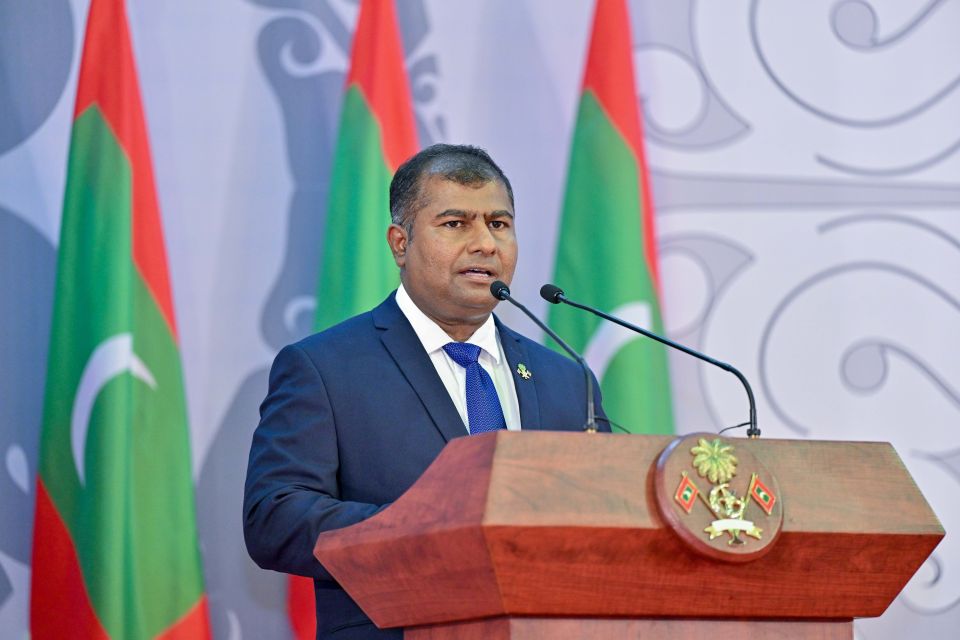 12 lorry ge kuni ukaali massalaigai minister aa suvaalu kuranee