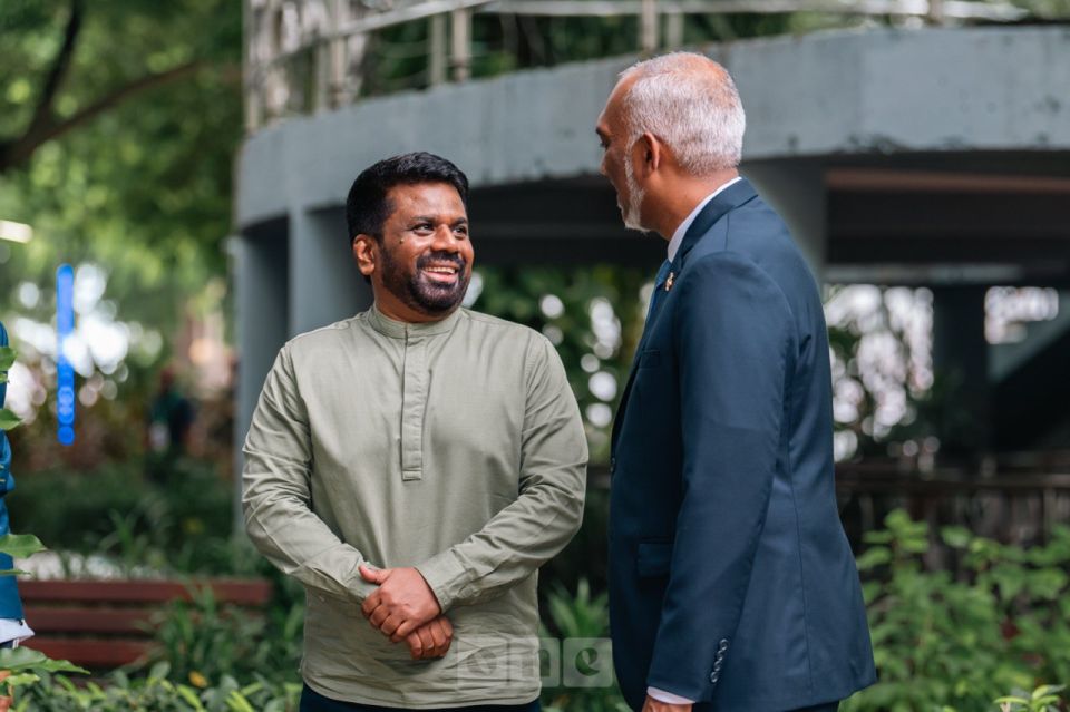 Raajje aai Lanka aa dhemedhu mudhaa ferry fashan mashvaraa kuranee