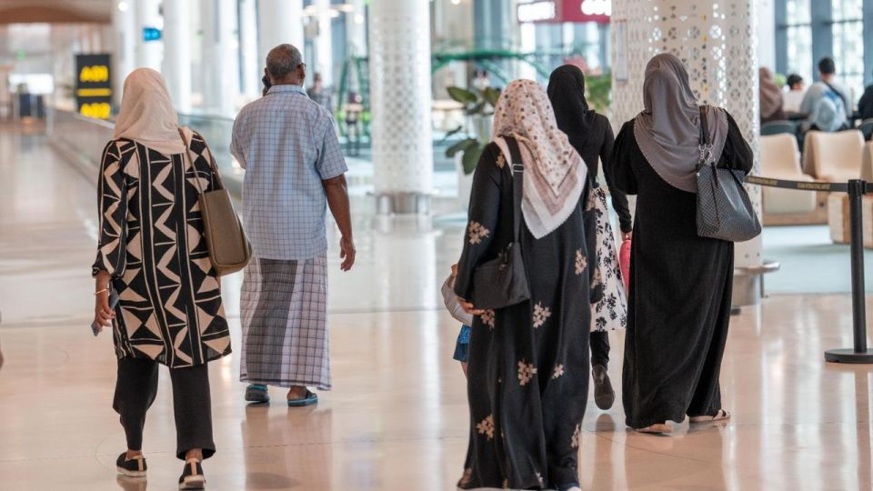 VIA ge aa terminal inn 2,000 ahvure gina passengers ah hidhumaiy dheefi 