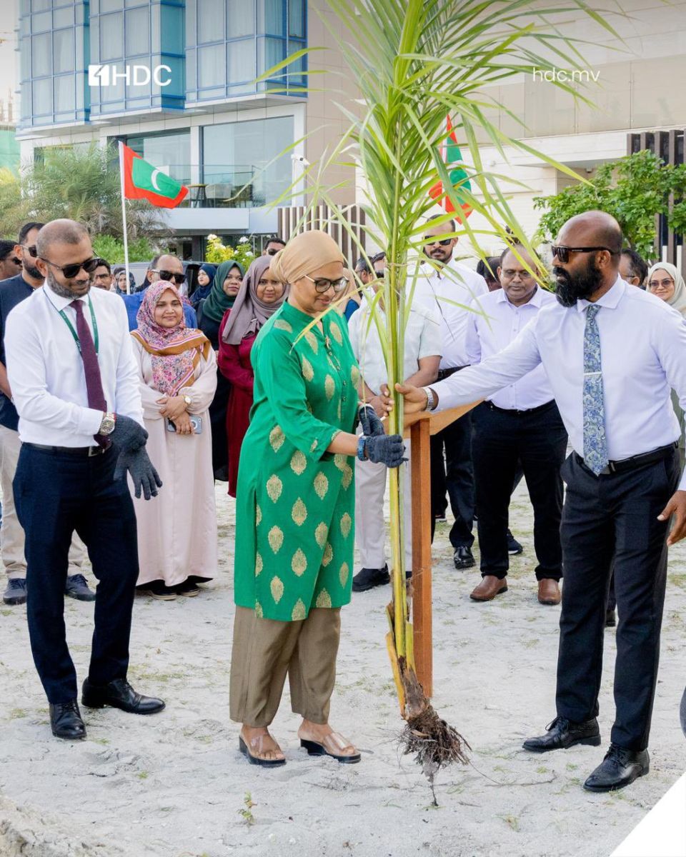Minivan 60 aa gulhuvai Hulhumale' gai 60 ruh indhaifi 