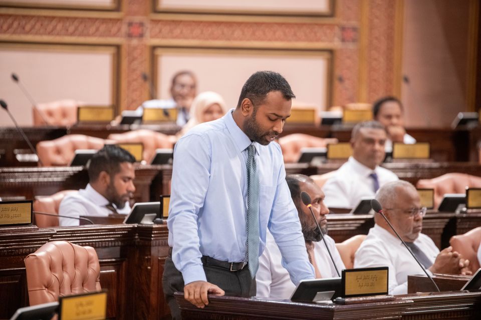 Meekail ge nan ivvai Majileehuge thalhumun beyru koffi