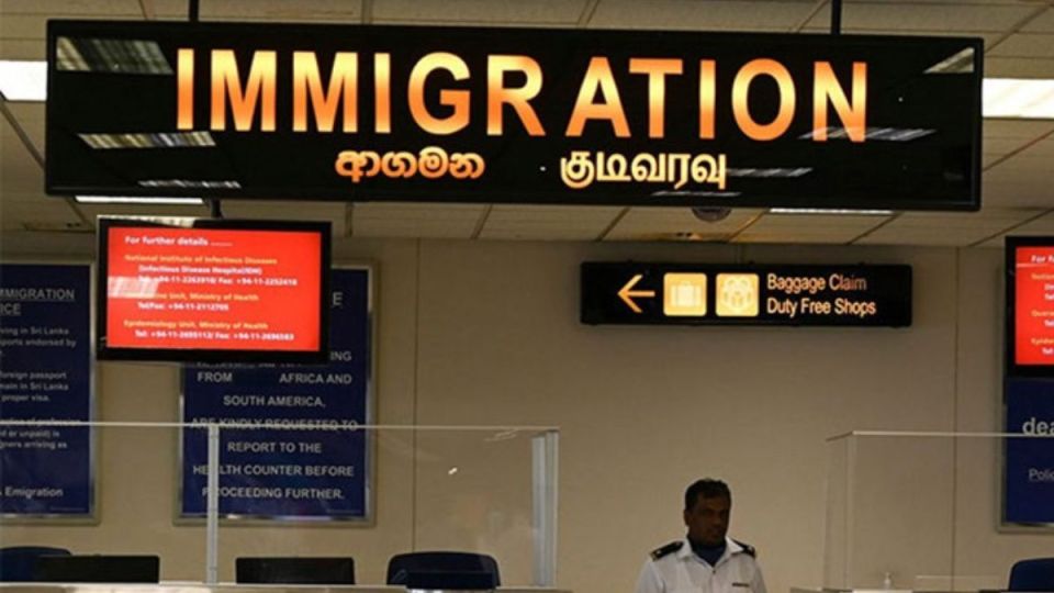 Cyber fraud hingaa China ge 5 meehaku Lanka in deport kohffi