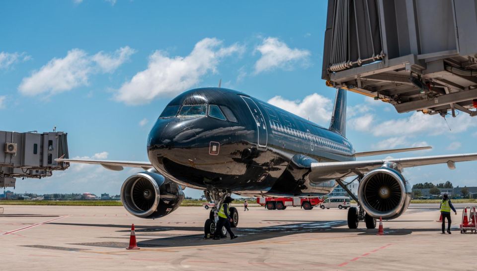 VIA ge aa terminal inn hidhumaiy dhey furathama luxury airline akah Beond 