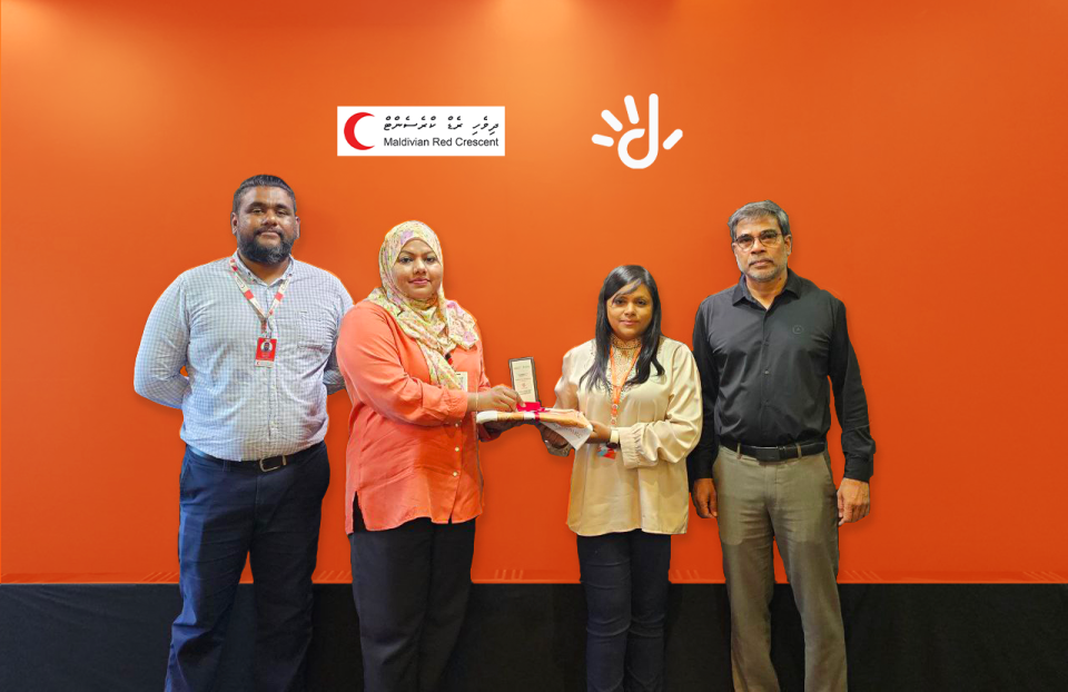 Dhivehi Red Crescent inn insaaniyyathahtakai kuraa masahkathah Dhiraagu ge ehee 