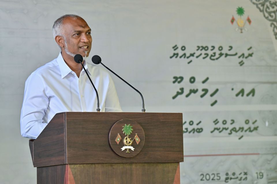 Rayyithun kariya ais mikuraa massakathuge natheejaa fenaane
