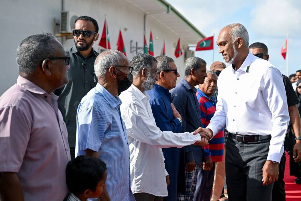 Rasdhoo ge baehge gothugai hamajessi falhuthereinn binn hikkaidheynan: Raees 