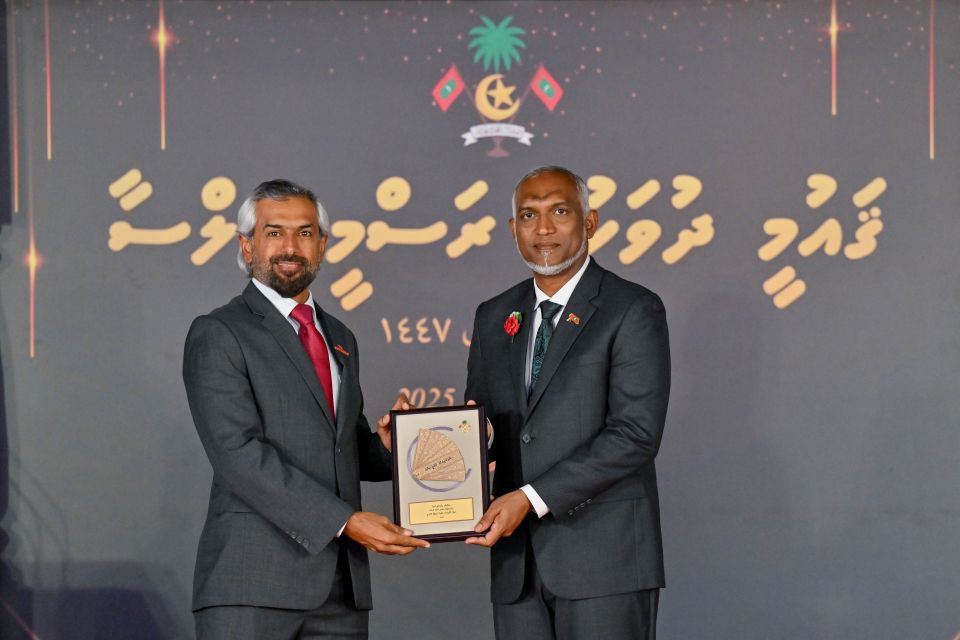 Ooredoo Maldives ah hiyvaru dhinumuge gaumee inaamu dheefi 