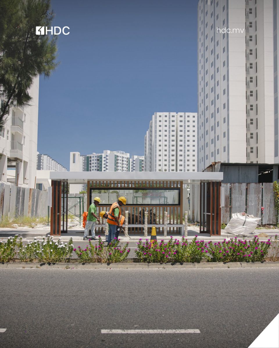 4,000 flat sarahahdhugai bus stop eh gaaim koffi