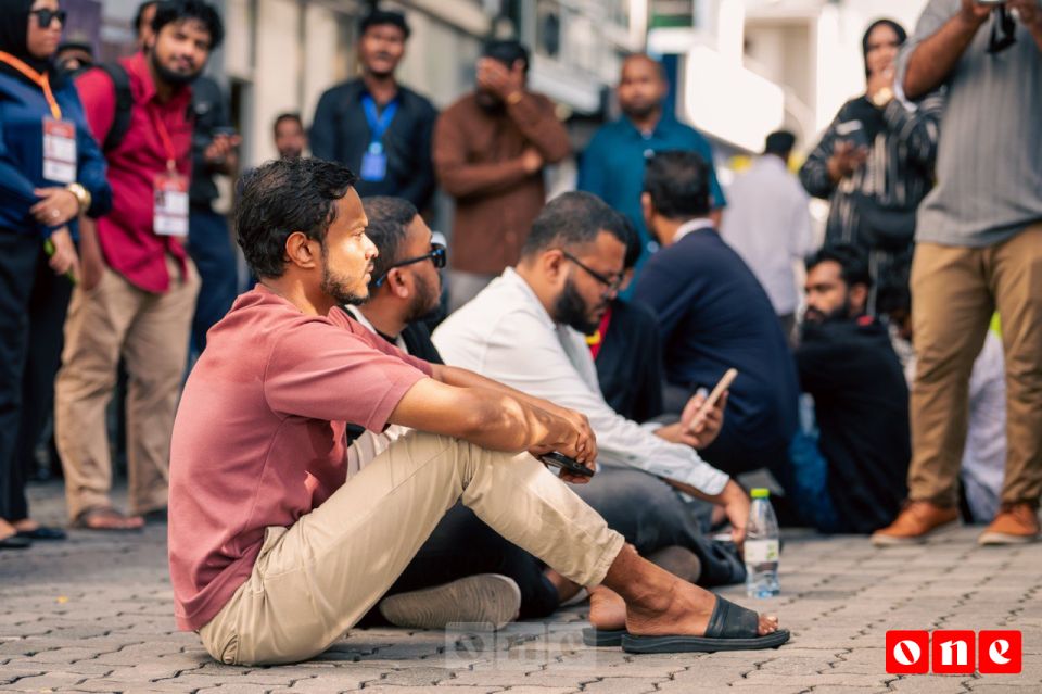 Gaanoonaa hilaafa muzaaharaa kuraa nama, nooverin viyas huttuvaane kamuge inzaareh! 