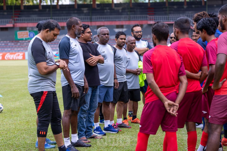 Dhathi vaguthegai namaves Mohan beynun vanee Lanka kairin molhuvaan 